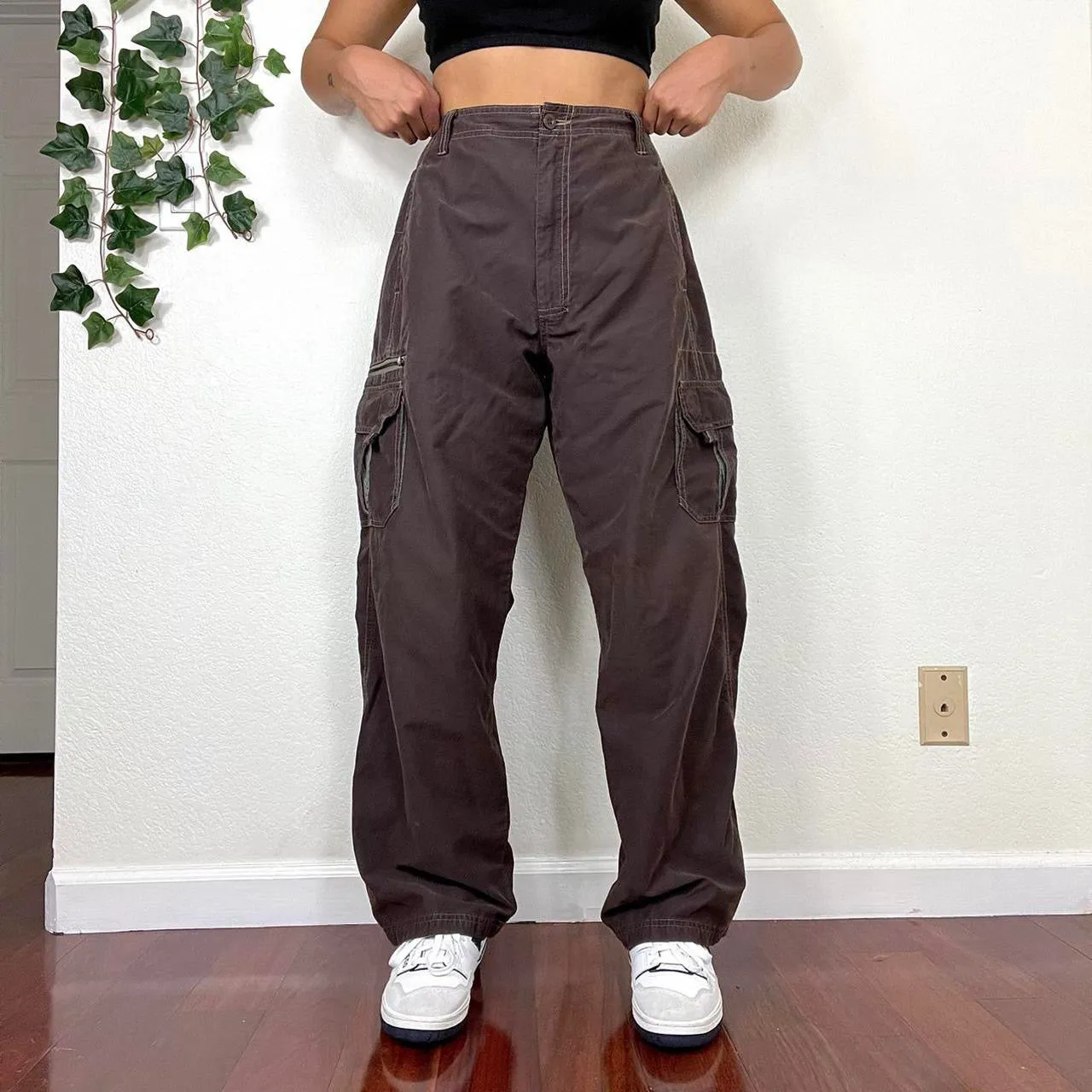 Brown cargos