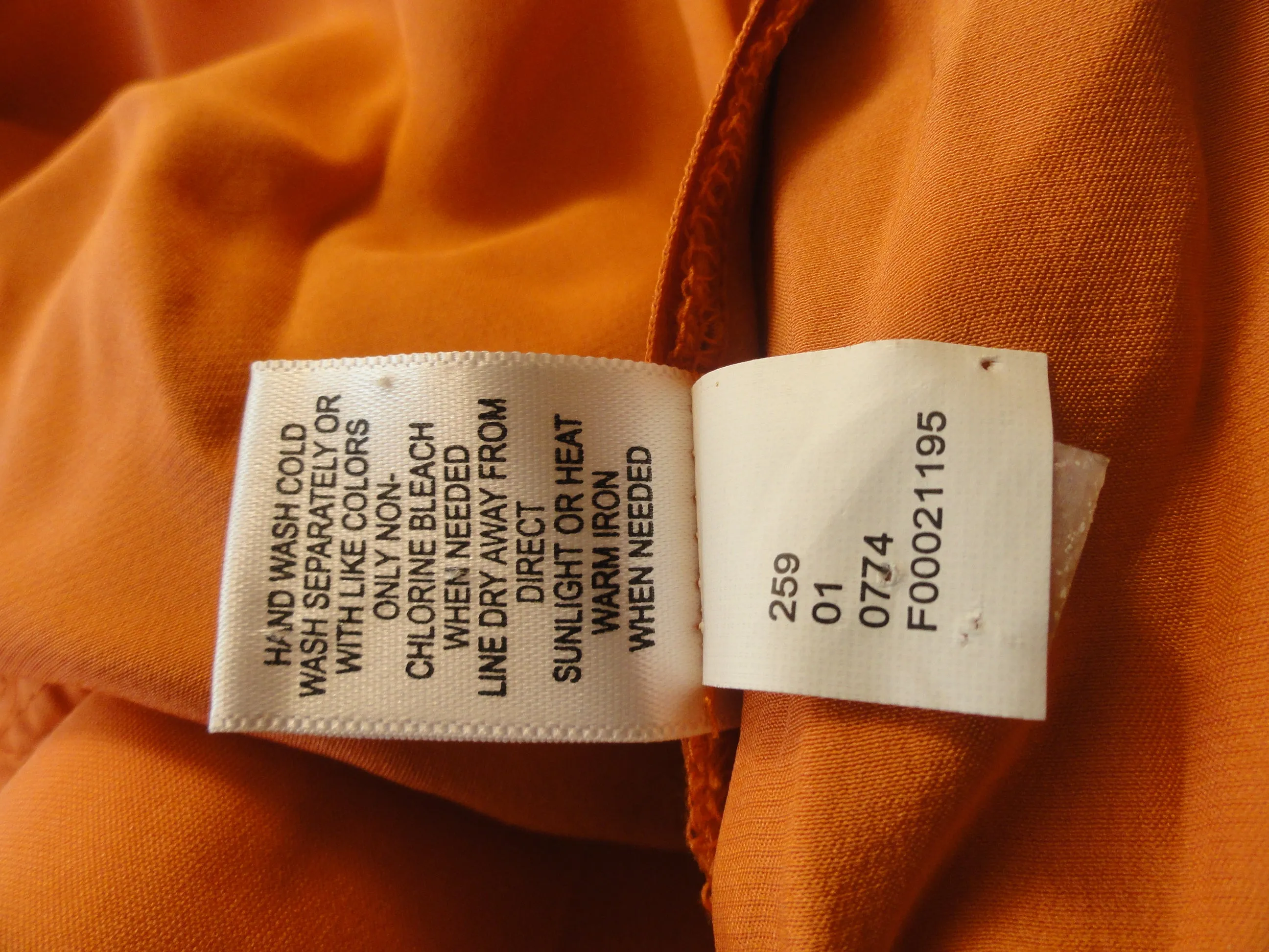 Designers on a Dime 100% Silk Orange Halter Top Size S SKU 000137