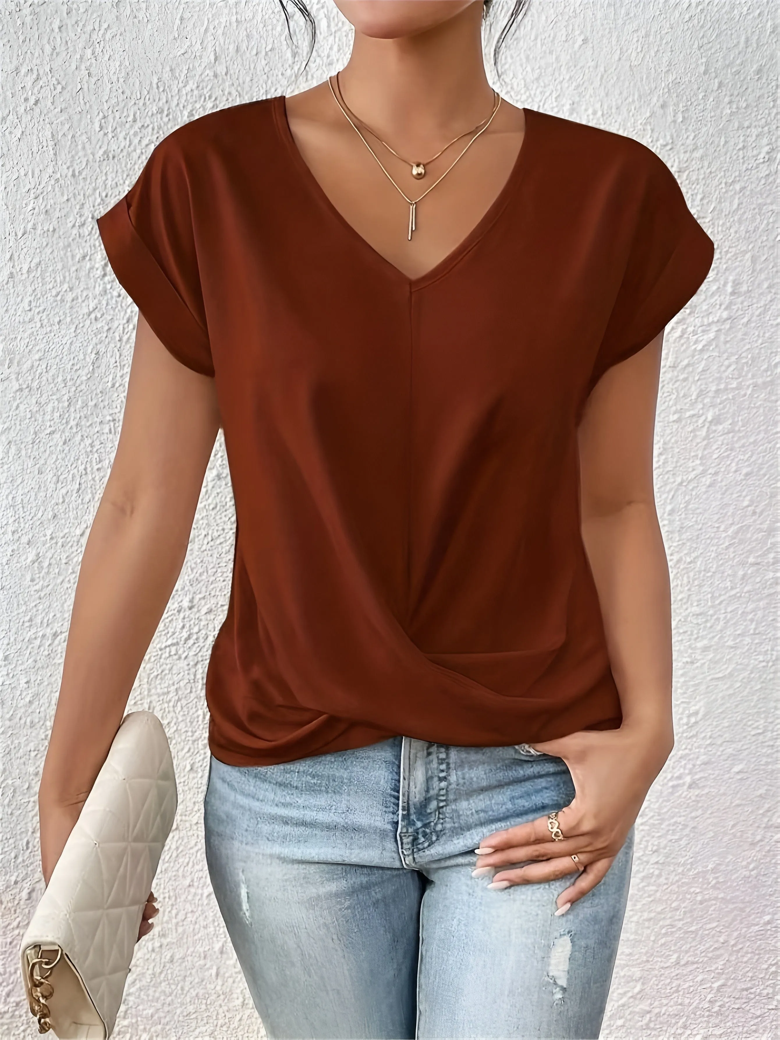 Elvira | V-Neck Tee