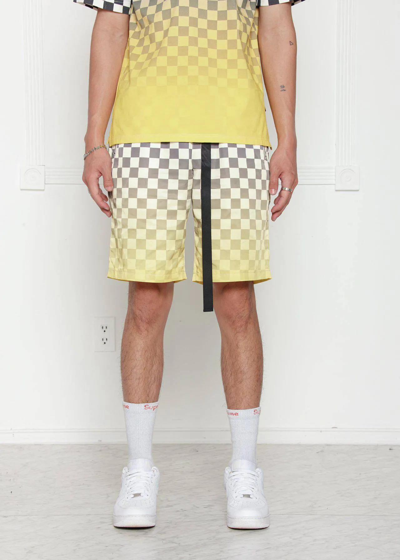 Konus Men's Ombre Checker Shorts In Yellow