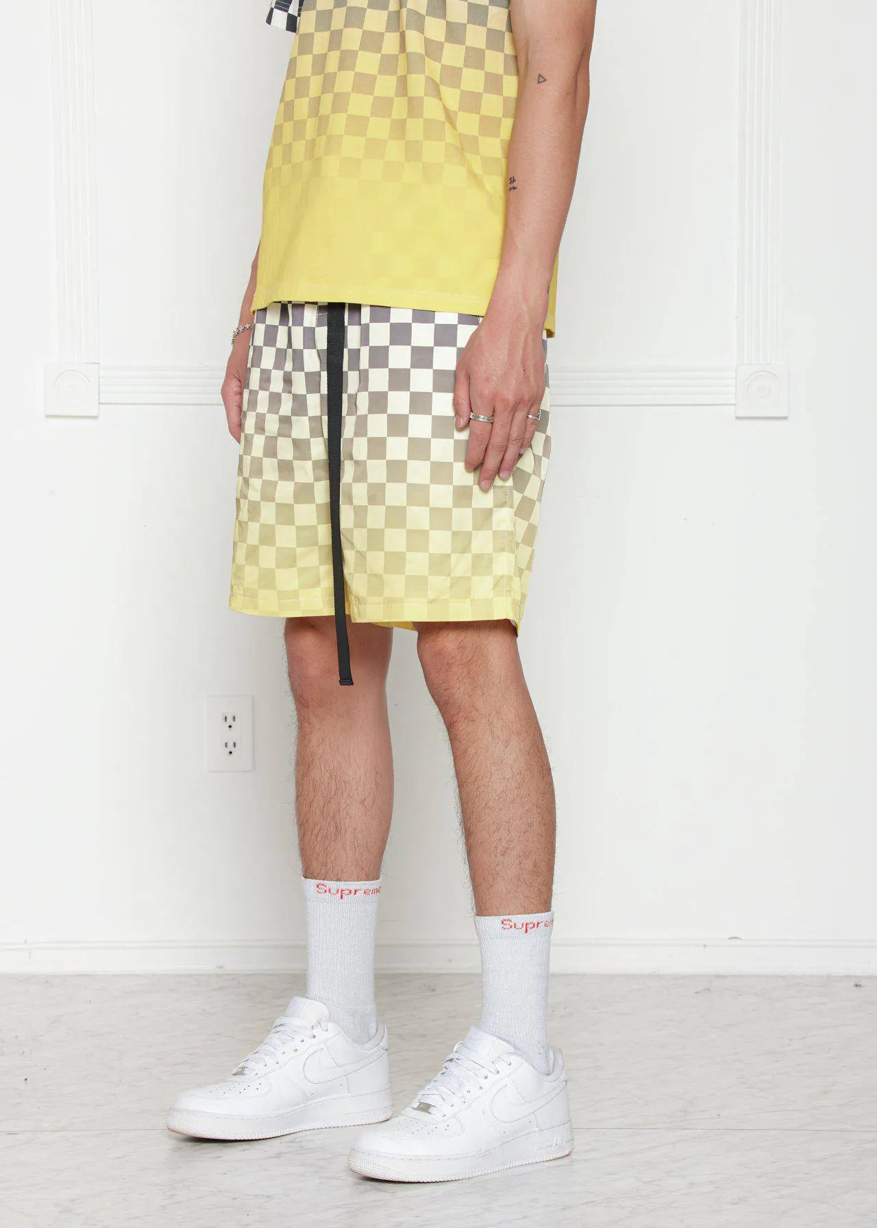 Konus Men's Ombre Checker Shorts In Yellow
