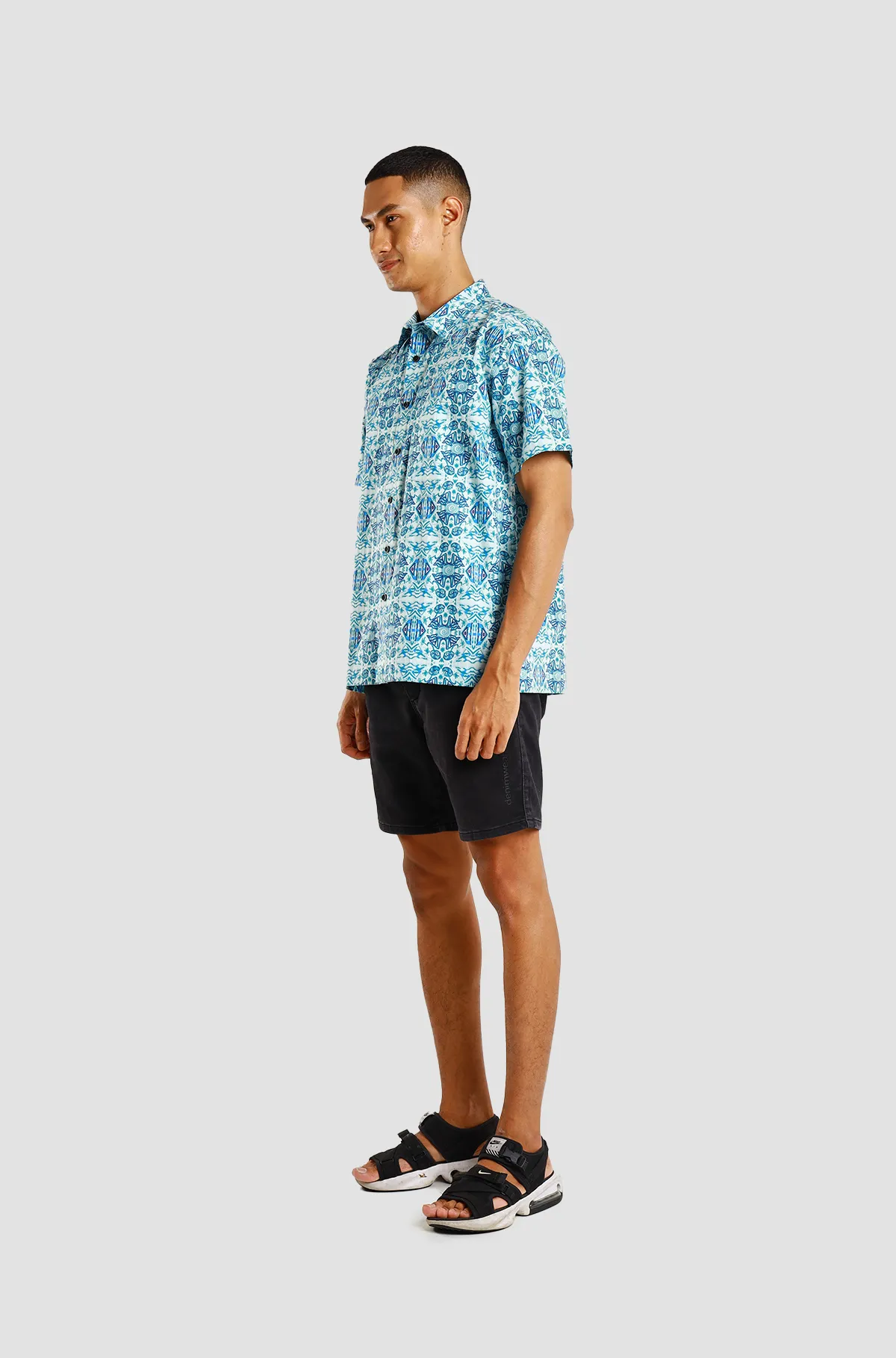 Nusantara Modern Fit Tribal Snow in Delicate Blue