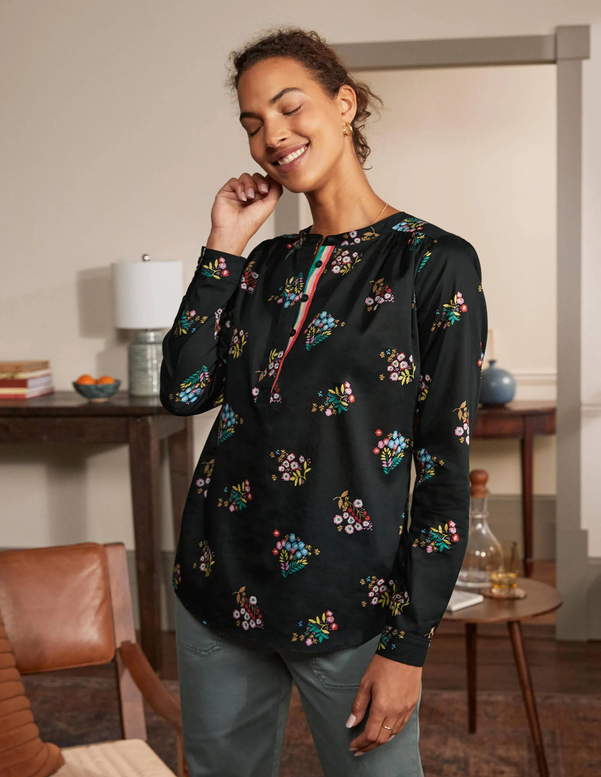 Relaxed Popover Cotton Shirt-Black, Delicate Spring