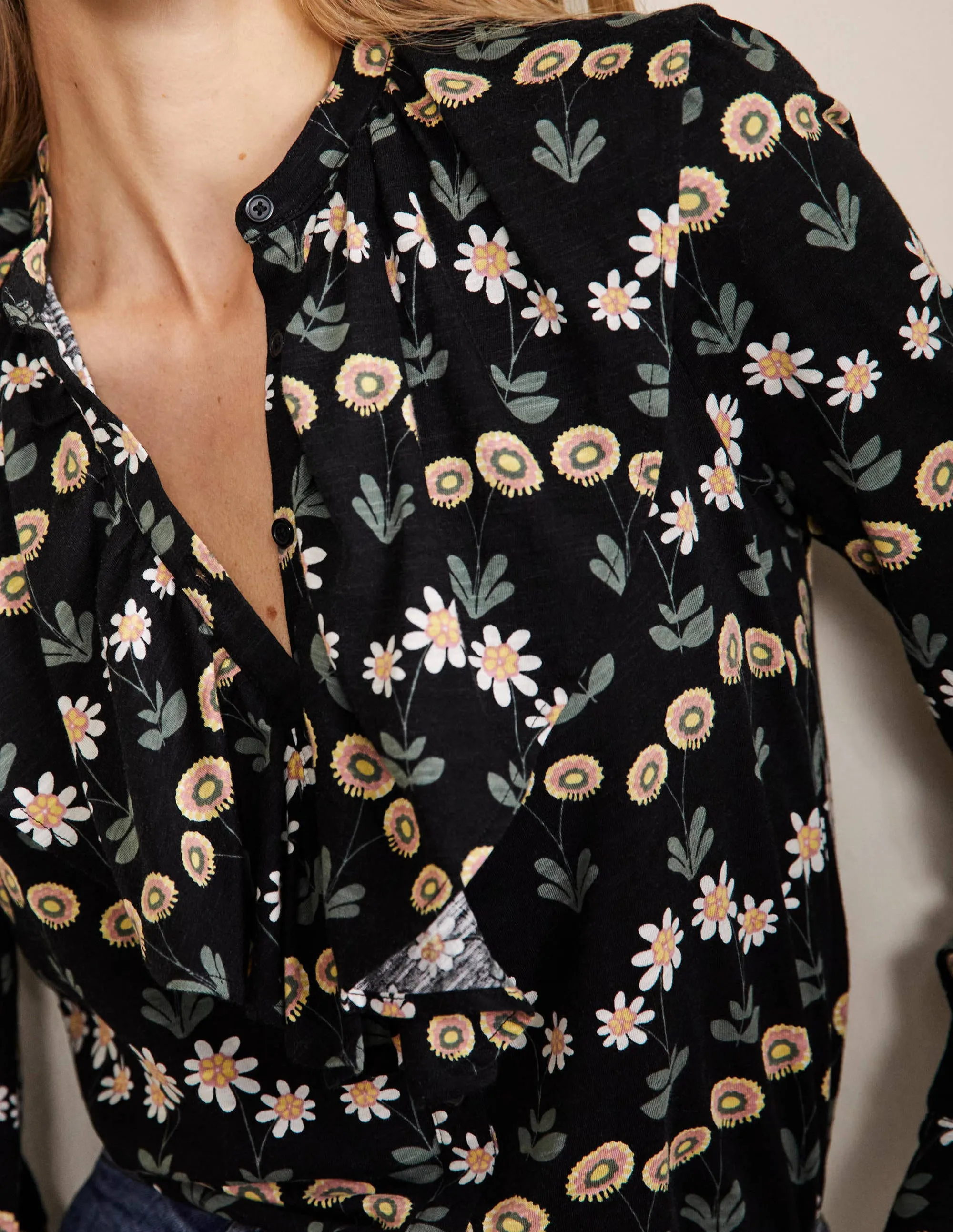 Ruffle Front Jersey Shirt-Black, Delicate Daisy