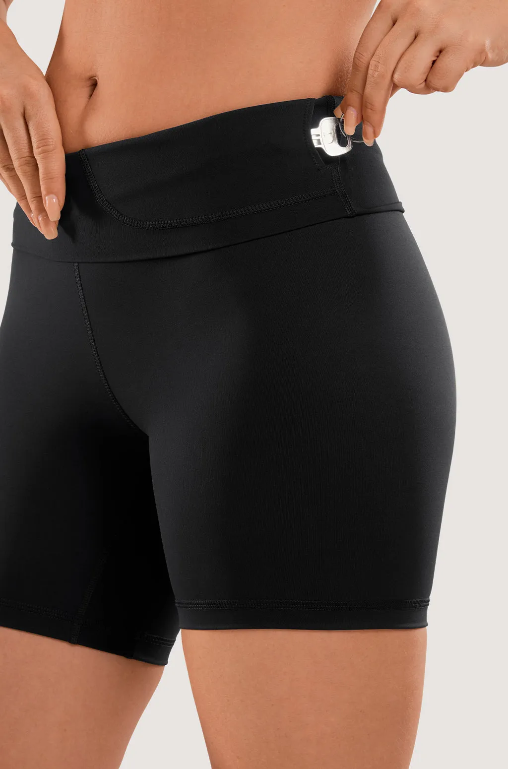 Sleek Biker Shorts 6"