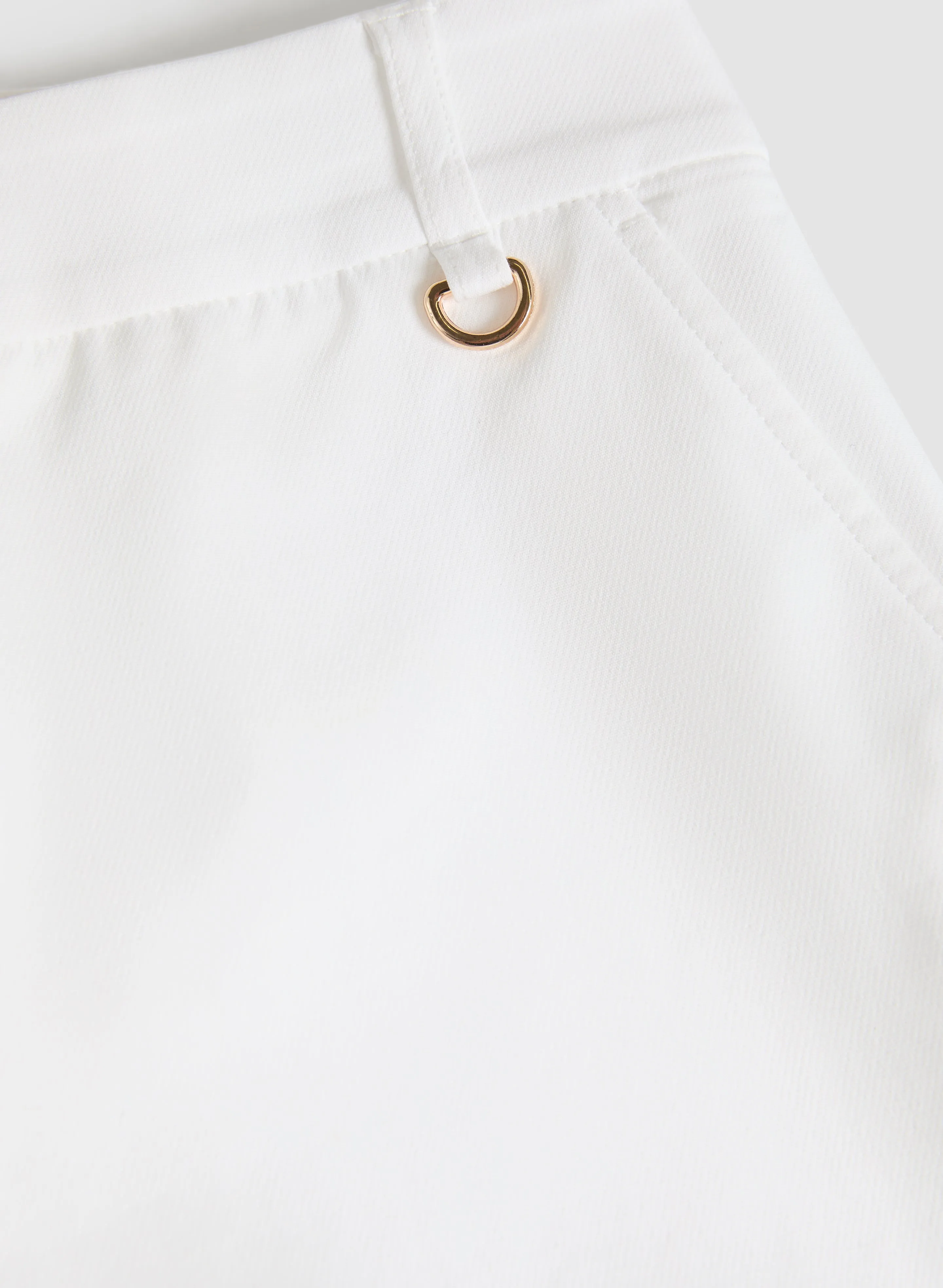 Straight-Leg Capris