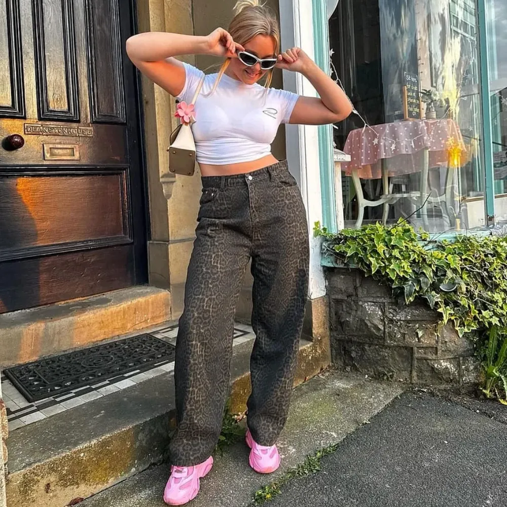 Women's Simple Sexy Solid Color Cropped Tee